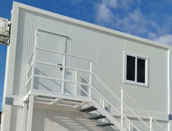 Bungalow de chantier modulaire SISMOHA installé sur un site de construction