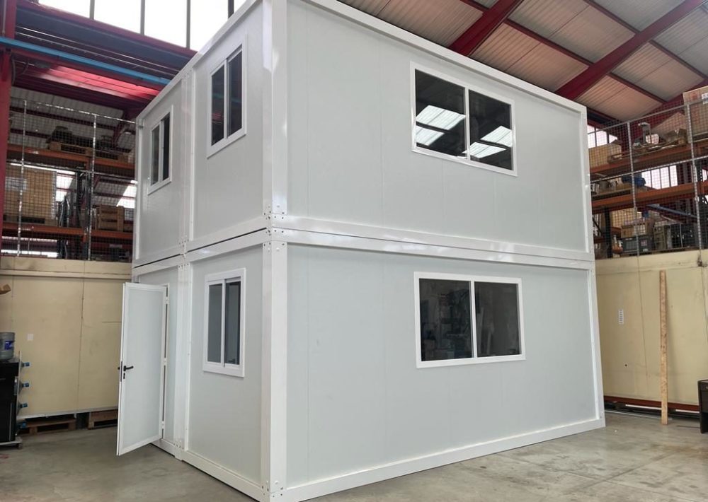 Bungalow de chantier modulaire SISMOHA installé sur un site de construction en France